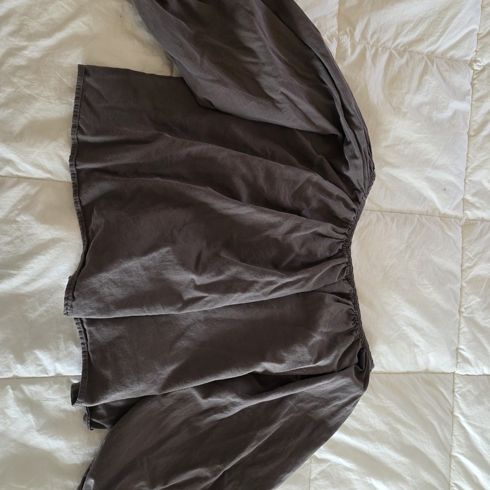 Women’s Puff Sleeve Peasant Top in Charcoal - Picture 3 of 3